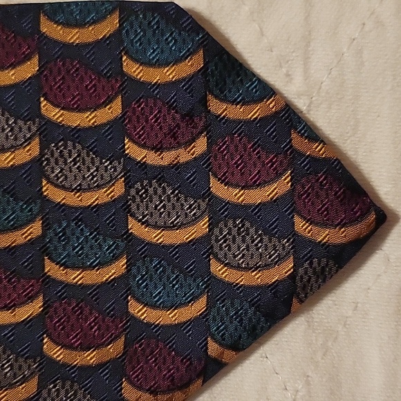 Men's Tie - Picture 2 of 5